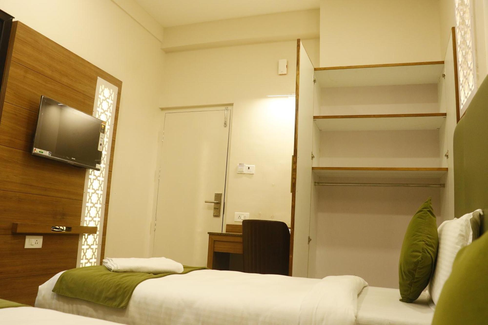 Hotel Cosmo Grande Čennai Exteriér fotografie